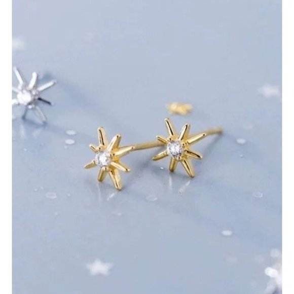 S925 Silver CZ Small Star Stud Earrings- Gold ECZ007 - Picture 3 of 8